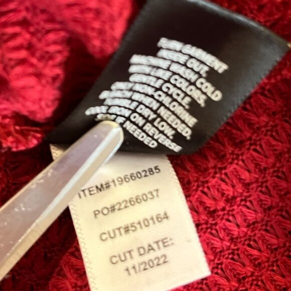 Torrid  Plus-Size Rhubarb Waffle Long Sleeve V-Neck Lace Inset Sweather Sz 26 - Picture 8 of 8